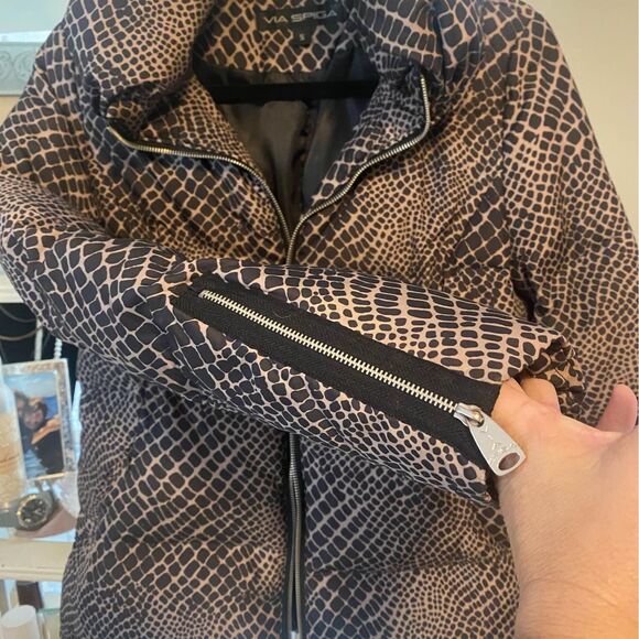 Women’s Via Spiga Down Filled Puffer Jacket 
Size Small - Picture 6 of 10